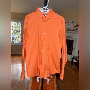 Limited edition 1MX fitted Express men’s shirt.